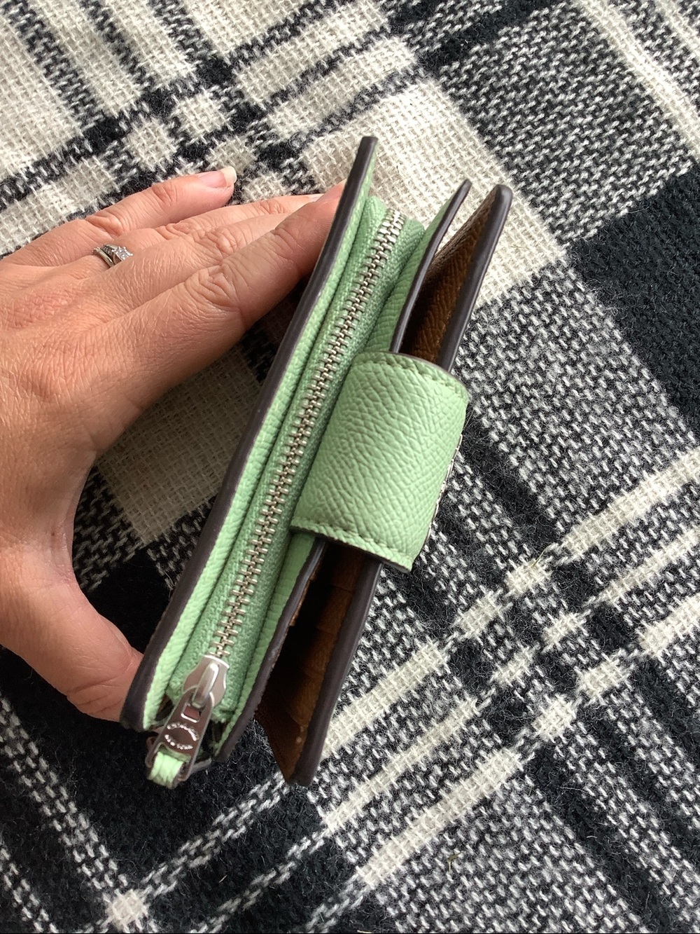 Coach medium corner zip wallet pale pistachio - Picture 3 of 11